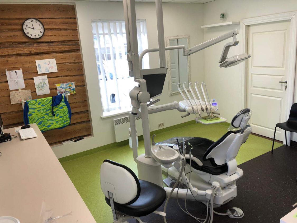 Rapla-hambaravi-hambapolikliinik-annab-nõu-lapse-esimene-hambaarsti-külastus